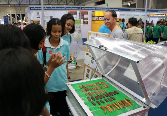 ภาพกิจกรรม คณะวิทยาศาสตร์และเทคโนโลยี จัดนิทรรศการในงานมหกรรมวิทยาศาสตร์และเทคโนโลยีแห่งชาติ