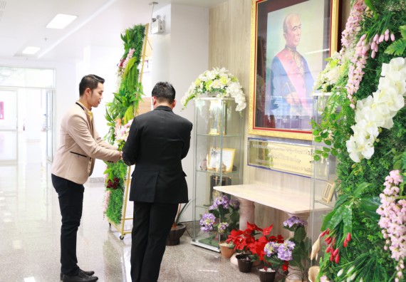 ภาพกิจกรรม คณะวิทยาศาสตร์และเทคโนโลยี จัดพิธีถวายพานพุ่มสักการะ “พระบิดาแห่งวิทยาศาสตร์ไทย” พระบาทสมเด็จพระจอมเกล้าเจ้าอยู่หัว รัชกาลที่ 4