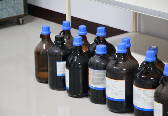 ภาพกิจกรรม ศูนย์วิทยาศาสตร์และวิทยาศาสตร์ประยุกต์ ได้จัดกิจกรรม การกำจัดสารเคมีอันตราย จากห้องปฏิบัติการ