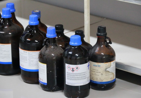 ภาพกิจกรรม ศูนย์วิทยาศาสตร์และวิทยาศาสตร์ประยุกต์ ได้จัดกิจกรรม การกำจัดสารเคมีอันตราย จากห้องปฏิบัติการ