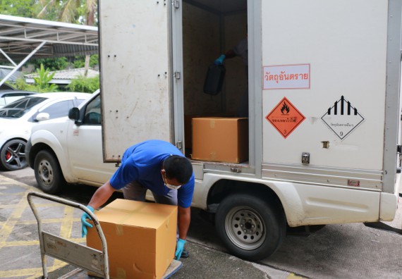 ภาพกิจกรรม ศูนย์วิทยาศาสตร์และวิทยาศาสตร์ประยุกต์ ได้จัดกิจกรรม การกำจัดสารเคมีอันตราย จากห้องปฏิบัติการ