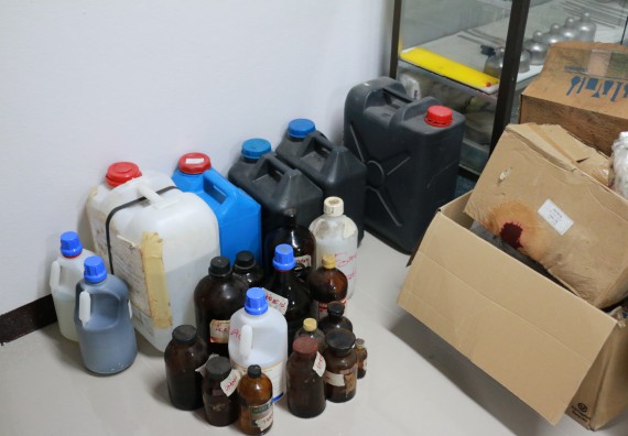 ภาพกิจกรรม ศูนย์วิทยาศาสตร์และวิทยาศาสตร์ประยุกต์ ได้จัดกิจกรรม การกำจัดสารเคมีอันตราย จากห้องปฏิบัติการ