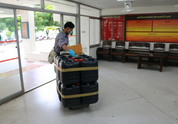 ภาพกิจกรรม ศูนย์วิทยาศาสตร์และวิทยาศาสตร์ประยุกต์ ได้จัดกิจกรรม การกำจัดสารเคมีอันตราย จากห้องปฏิบัติการ