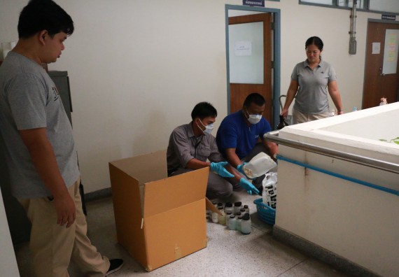 ภาพกิจกรรม ศูนย์วิทยาศาสตร์และวิทยาศาสตร์ประยุกต์ ได้จัดกิจกรรม การกำจัดสารเคมีอันตราย จากห้องปฏิบัติการ