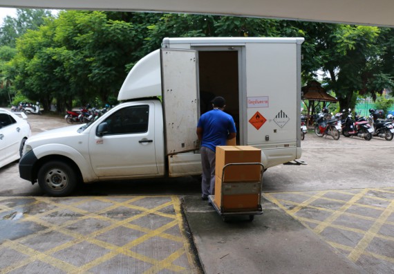 ภาพกิจกรรม ศูนย์วิทยาศาสตร์และวิทยาศาสตร์ประยุกต์ ได้จัดกิจกรรม การกำจัดสารเคมีอันตราย จากห้องปฏิบัติการ