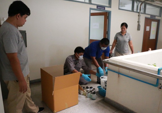 ภาพกิจกรรม ศูนย์วิทยาศาสตร์และวิทยาศาสตร์ประยุกต์ ได้จัดกิจกรรม การกำจัดสารเคมีอันตราย จากห้องปฏิบัติการ