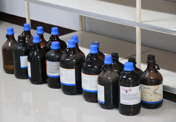 ภาพกิจกรรม ศูนย์วิทยาศาสตร์และวิทยาศาสตร์ประยุกต์ ได้จัดกิจกรรม การกำจัดสารเคมีอันตราย จากห้องปฏิบัติการ