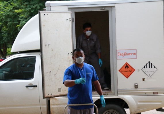 ภาพกิจกรรม ศูนย์วิทยาศาสตร์และวิทยาศาสตร์ประยุกต์ ได้จัดกิจกรรม การกำจัดสารเคมีอันตราย จากห้องปฏิบัติการ