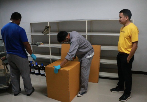 ภาพกิจกรรม ศูนย์วิทยาศาสตร์และวิทยาศาสตร์ประยุกต์ ได้จัดกิจกรรม การกำจัดสารเคมีอันตราย จากห้องปฏิบัติการ