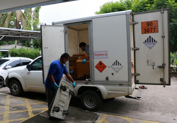 ภาพกิจกรรม ศูนย์วิทยาศาสตร์และวิทยาศาสตร์ประยุกต์ ได้จัดกิจกรรม การกำจัดสารเคมีอันตราย จากห้องปฏิบัติการ