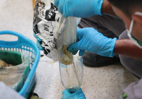 ภาพกิจกรรม ศูนย์วิทยาศาสตร์และวิทยาศาสตร์ประยุกต์ ได้จัดกิจกรรม การกำจัดสารเคมีอันตราย จากห้องปฏิบัติการ