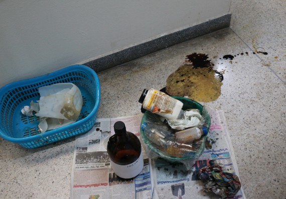 ภาพกิจกรรม ศูนย์วิทยาศาสตร์และวิทยาศาสตร์ประยุกต์ ได้จัดกิจกรรม การกำจัดสารเคมีอันตราย จากห้องปฏิบัติการ