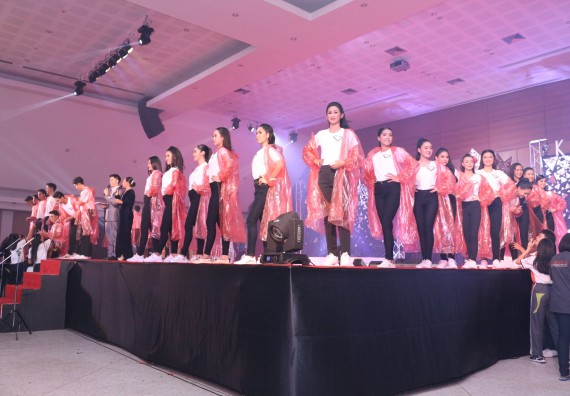 ภาพกิจกรรม นักศึกษาคณะวิทยาศาสตร์และเทคโนโลยี ชั้นปีที่ 1 เข้าร่วมกิจกรรมประกวดเฟรชชี่ ปีการศึกษา 2562 