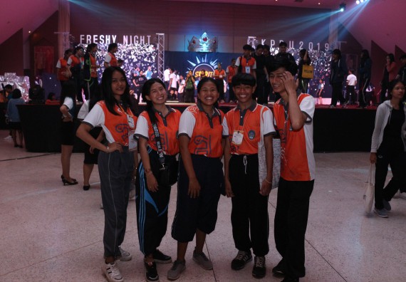 ภาพกิจกรรม นักศึกษาคณะวิทยาศาสตร์และเทคโนโลยี ชั้นปีที่ 1 เข้าร่วมกิจกรรมประกวดเฟรชชี่ ปีการศึกษา 2562 