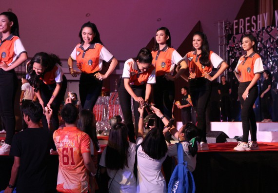 ภาพกิจกรรม นักศึกษาคณะวิทยาศาสตร์และเทคโนโลยี ชั้นปีที่ 1 เข้าร่วมกิจกรรมประกวดเฟรชชี่ ปีการศึกษา 2562 