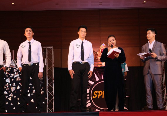 ภาพกิจกรรม นักศึกษาคณะวิทยาศาสตร์และเทคโนโลยี ชั้นปีที่ 1 เข้าร่วมกิจกรรมประกวดเฟรชชี่ ปีการศึกษา 2562 