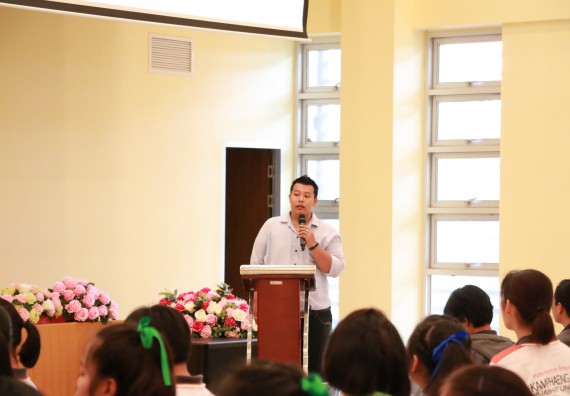 ภาพกิจกรรม คณะวิทยาศาสตร์และเทคโนโลยี จัดอบรมเชิงปฏิบัติการเรื่อง การพัฒนานักศึกษาเพื่อการผลิตสื่อสร้างสรรค์ กิจกรรมพัฒนาความรู้ให้กับนักศึกษาและศิษย์เก่า 