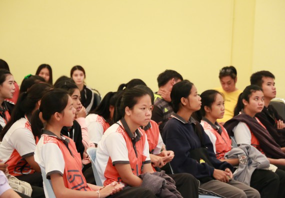 ภาพกิจกรรม คณะวิทยาศาสตร์และเทคโนโลยี จัดอบรมเชิงปฏิบัติการเรื่อง การพัฒนานักศึกษาเพื่อการผลิตสื่อสร้างสรรค์ กิจกรรมพัฒนาความรู้ให้กับนักศึกษาและศิษย์เก่า 