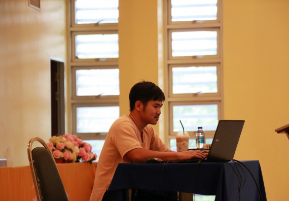 ภาพกิจกรรม คณะวิทยาศาสตร์และเทคโนโลยี จัดอบรมเชิงปฏิบัติการเรื่อง การพัฒนานักศึกษาเพื่อการผลิตสื่อสร้างสรรค์ กิจกรรมพัฒนาความรู้ให้กับนักศึกษาและศิษย์เก่า 