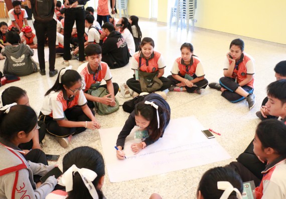 ภาพกิจกรรม คณะวิทยาศาสตร์และเทคโนโลยี จัดอบรมเชิงปฏิบัติการเรื่อง การพัฒนานักศึกษาเพื่อการผลิตสื่อสร้างสรรค์ กิจกรรมพัฒนาความรู้ให้กับนักศึกษาและศิษย์เก่า 