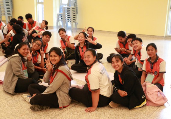 ภาพกิจกรรม คณะวิทยาศาสตร์และเทคโนโลยี จัดอบรมเชิงปฏิบัติการเรื่อง การพัฒนานักศึกษาเพื่อการผลิตสื่อสร้างสรรค์ กิจกรรมพัฒนาความรู้ให้กับนักศึกษาและศิษย์เก่า 