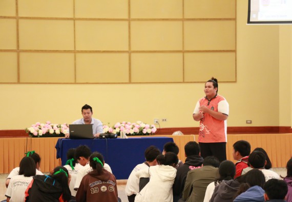 ภาพกิจกรรม คณะวิทยาศาสตร์และเทคโนโลยี จัดอบรมเชิงปฏิบัติการเรื่อง การพัฒนานักศึกษาเพื่อการผลิตสื่อสร้างสรรค์ กิจกรรมพัฒนาความรู้ให้กับนักศึกษาและศิษย์เก่า 