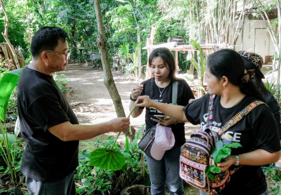 ภาพกิจกรรม คณะวิทยาศาสตร์และเทคโนโลยี จัดอบรมเชิงปฏิบัติการเพื่อเสริมสร้างสมรรถนะบุคคลากรด้านวิทยาศาสตร์และเทคโนโลยีในการทำวิจัยด้านความหลากหลายของพืช สมุนไพรเพื่อรักษาโรคเรื้อรัง จุลลินชีพที่มีประโยชน์