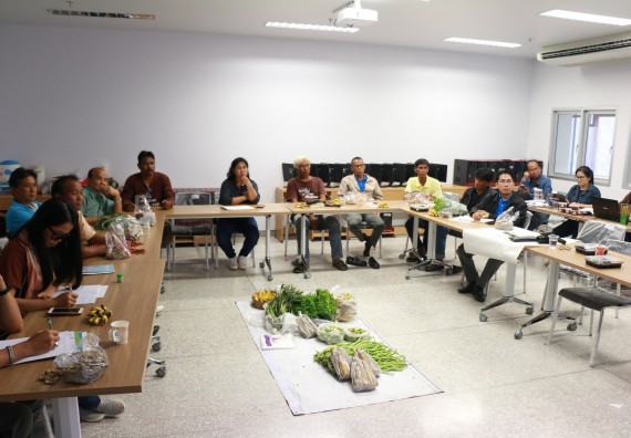 ภาพกิจกรรม โปรแกรมวิชาวิทยาศาสตร์สิ่งแวดล้อม จัดประชุมชี้แจงให้ความรู้เกี่ยวกับเครือข่ายป่าไม้ภาคพลเมือง