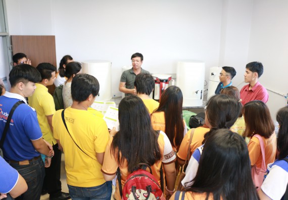 ภาพกิจกรรม คณะวิทยาศาสตร์และเทคโนโลยี จัดประชุมและรับฟังวิธีใช้งานเครื่องทำน้ำบริสุทธิ์