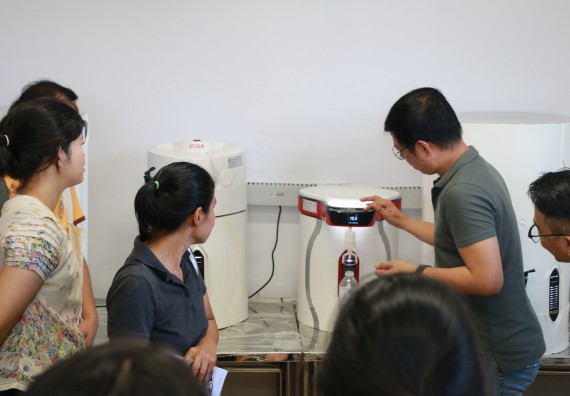 ภาพกิจกรรม คณะวิทยาศาสตร์และเทคโนโลยี จัดประชุมและรับฟังวิธีใช้งานเครื่องทำน้ำบริสุทธิ์