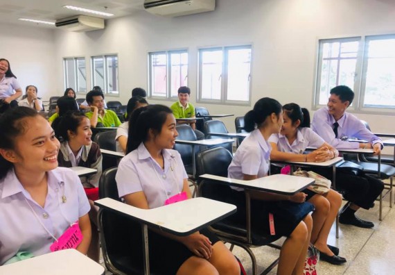 ภาพกิจกรรม โปรแกรมวิชาวิทยาศาสตร์สิ่งแวดล้อม จัดกิจกรรมสานสัมพันธ์พี่น้อง