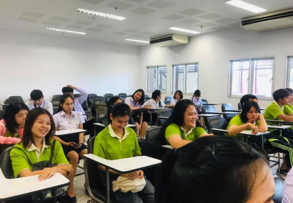 ภาพกิจกรรม โปรแกรมวิชาวิทยาศาสตร์สิ่งแวดล้อม จัดกิจกรรมสานสัมพันธ์พี่น้อง