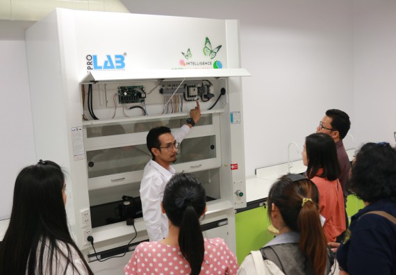 ภาพกิจกรรม คณะวิทยาศาสตร์และเทคโนโลยี จัดอบรมและรับฟังวิธีใช้งานครุภัณฑ์และเครื่องมือ จากบริษัท ดีไซน์ ออลเทอร์เนทีฟ จำกัด