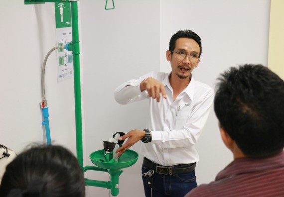 ภาพกิจกรรม คณะวิทยาศาสตร์และเทคโนโลยี จัดอบรมและรับฟังวิธีใช้งานครุภัณฑ์และเครื่องมือ จากบริษัท ดีไซน์ ออลเทอร์เนทีฟ จำกัด