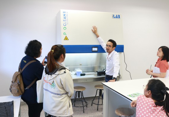 ภาพกิจกรรม คณะวิทยาศาสตร์และเทคโนโลยี จัดอบรมและรับฟังวิธีใช้งานครุภัณฑ์และเครื่องมือ จากบริษัท ดีไซน์ ออลเทอร์เนทีฟ จำกัด