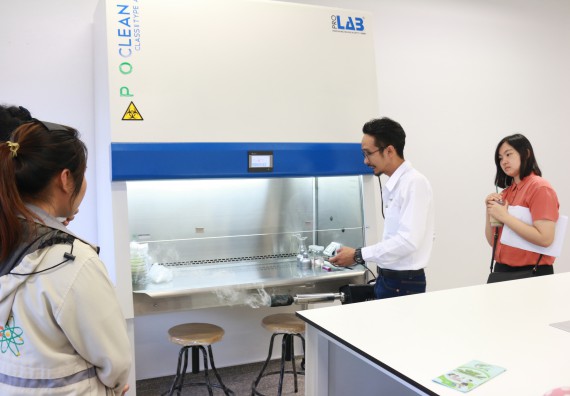 ภาพกิจกรรม คณะวิทยาศาสตร์และเทคโนโลยี จัดอบรมและรับฟังวิธีใช้งานครุภัณฑ์และเครื่องมือ จากบริษัท ดีไซน์ ออลเทอร์เนทีฟ จำกัด