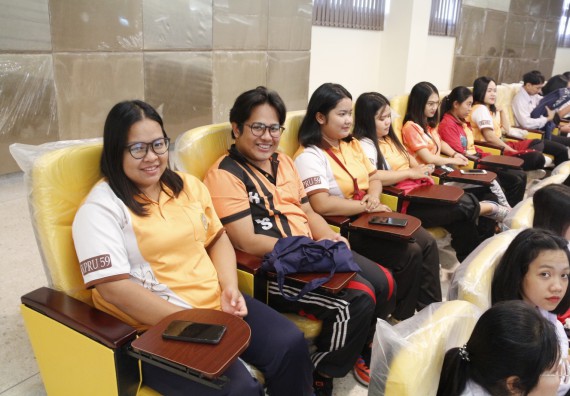 ภาพกิจกรรม นักศึกษาคณะวิทยาศาสตร์และเทคโนโลยี ชั้นปีที่ 4หรือปีที่ 3 หมู่เรียนละ 10 คน เข้าร่วมกิจกรรมส่งเสริมทักษะชีวิตและทักษะอาชีพยุคไทยแลนด์ 4.0