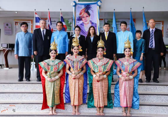 ภาพกิจกรรม คณะวิทยาศาสตร์และเทคโนโลยี เข้าร่วม พิธีเฉลิมพระเกียรติสมเด็จพระนางเจ้าสิริกิติ์ พระบรมราชนินีนาถ พระบรมราชชนนีพันปีหลวง เนื่องในโอกาสวันเฉลิมพระชนมพรรษา 87 พรรษา ประจำปี 2562