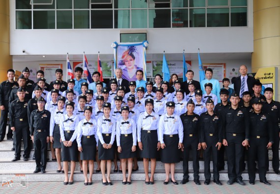 ภาพกิจกรรม คณะวิทยาศาสตร์และเทคโนโลยี เข้าร่วม พิธีเฉลิมพระเกียรติสมเด็จพระนางเจ้าสิริกิติ์ พระบรมราชนินีนาถ พระบรมราชชนนีพันปีหลวง เนื่องในโอกาสวันเฉลิมพระชนมพรรษา 87 พรรษา ประจำปี 2562