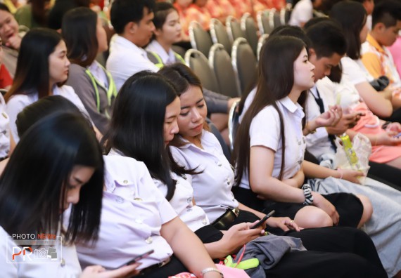 ภาพกิจกรรม นักศึกษาคณะวิทยาศาสตร์และเทคโนโลยี ชั้นปีที่ 2-3 เข้าร่วมโครงการวันต่อต้านยาเสพติดโลกและการมอบรางวัลการประกวดภาพยนตร์สั้นรณรงค์ต่อต้านยาเสพติด