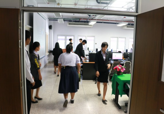 ภาพกิจกรรม  โปรแกรมวิชาวิทยาการคอมพิวเตอร์ คณะวิทยาศาสตร์และเทคโนโลยี มรภ.กพ. จัดอบรมเชิงปฏิบัติการ Micro:bit ช่วงที่ 2