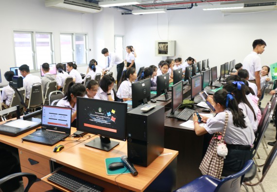 ภาพกิจกรรม  โปรแกรมวิชาวิทยาการคอมพิวเตอร์ คณะวิทยาศาสตร์และเทคโนโลยี มรภ.กพ. จัดอบรมเชิงปฏิบัติการ Micro:bit ช่วงที่ 2