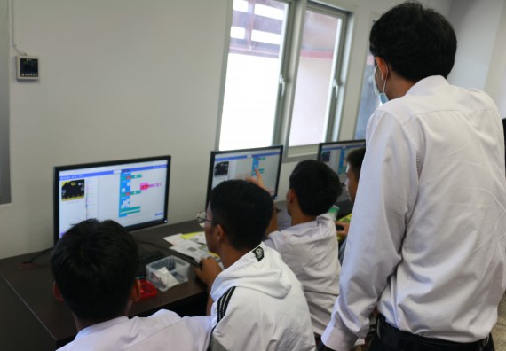 ภาพกิจกรรม  โปรแกรมวิชาวิทยาการคอมพิวเตอร์ คณะวิทยาศาสตร์และเทคโนโลยี มรภ.กพ. จัดอบรมเชิงปฏิบัติการ Micro:bit ช่วงที่ 2