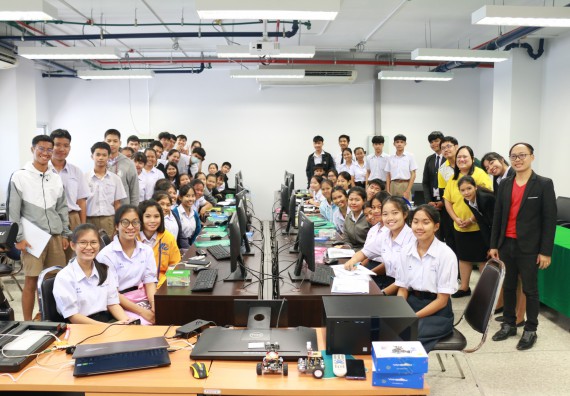 ภาพกิจกรรม  โปรแกรมวิชาวิทยาการคอมพิวเตอร์ คณะวิทยาศาสตร์และเทคโนโลยี มรภ.กพ. จัดอบรมเชิงปฏิบัติการ Micro:bit ช่วงที่ 2