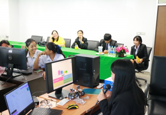 ภาพกิจกรรม  โปรแกรมวิชาวิทยาการคอมพิวเตอร์ คณะวิทยาศาสตร์และเทคโนโลยี มรภ.กพ. จัดอบรมเชิงปฏิบัติการ Micro:bit ช่วงที่ 2