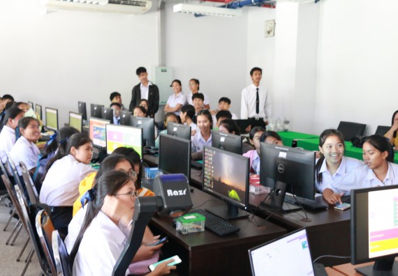 ภาพกิจกรรม  โปรแกรมวิชาวิทยาการคอมพิวเตอร์ คณะวิทยาศาสตร์และเทคโนโลยี มรภ.กพ. จัดอบรมเชิงปฏิบัติการ Micro:bit ช่วงที่ 2