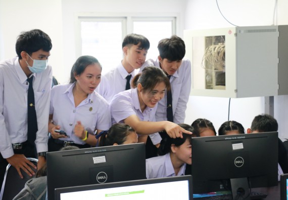 ภาพกิจกรรม  โปรแกรมวิชาวิทยาการคอมพิวเตอร์ คณะวิทยาศาสตร์และเทคโนโลยี มรภ.กพ. จัดอบรมเชิงปฏิบัติการ Micro:bit ช่วงที่ 2