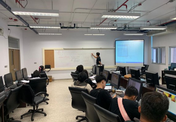 ภาพกิจกรรม โปรแกรมวิชาวิทยาการคอมพิวเตอร์ จัดกิจกรรมเตรียมความพร้อมในการเรียนรู้ในระดับอุดมศึกษาสำหรับนักศึกษาหลักสูตรเทคโนโลยีสารสนเทศ