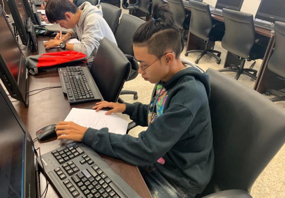 ภาพกิจกรรม โปรแกรมวิชาวิทยาการคอมพิวเตอร์ จัดกิจกรรมเตรียมความพร้อมในการเรียนรู้ในระดับอุดมศึกษาสำหรับนักศึกษาหลักสูตรเทคโนโลยีสารสนเทศ