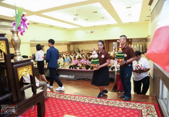 ภาพกิจกรรม อาจารย์ และนักศึกษาคณะวิทยาศาสตร์และเทคโนโลยี เข้าร่วมพิธีไหว้ครู ประจำปีการศึกษา 2562 